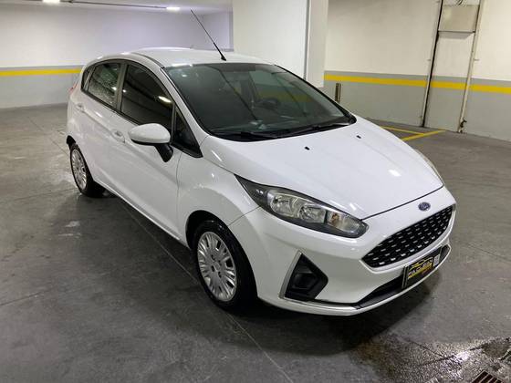 FORD FIESTA 1.6 TI-VCT FLEX SE PLUS POWERSHIFT FORD FIESTA 1.6 TI-VCT FLEX SE PLUS POWERSHIFT